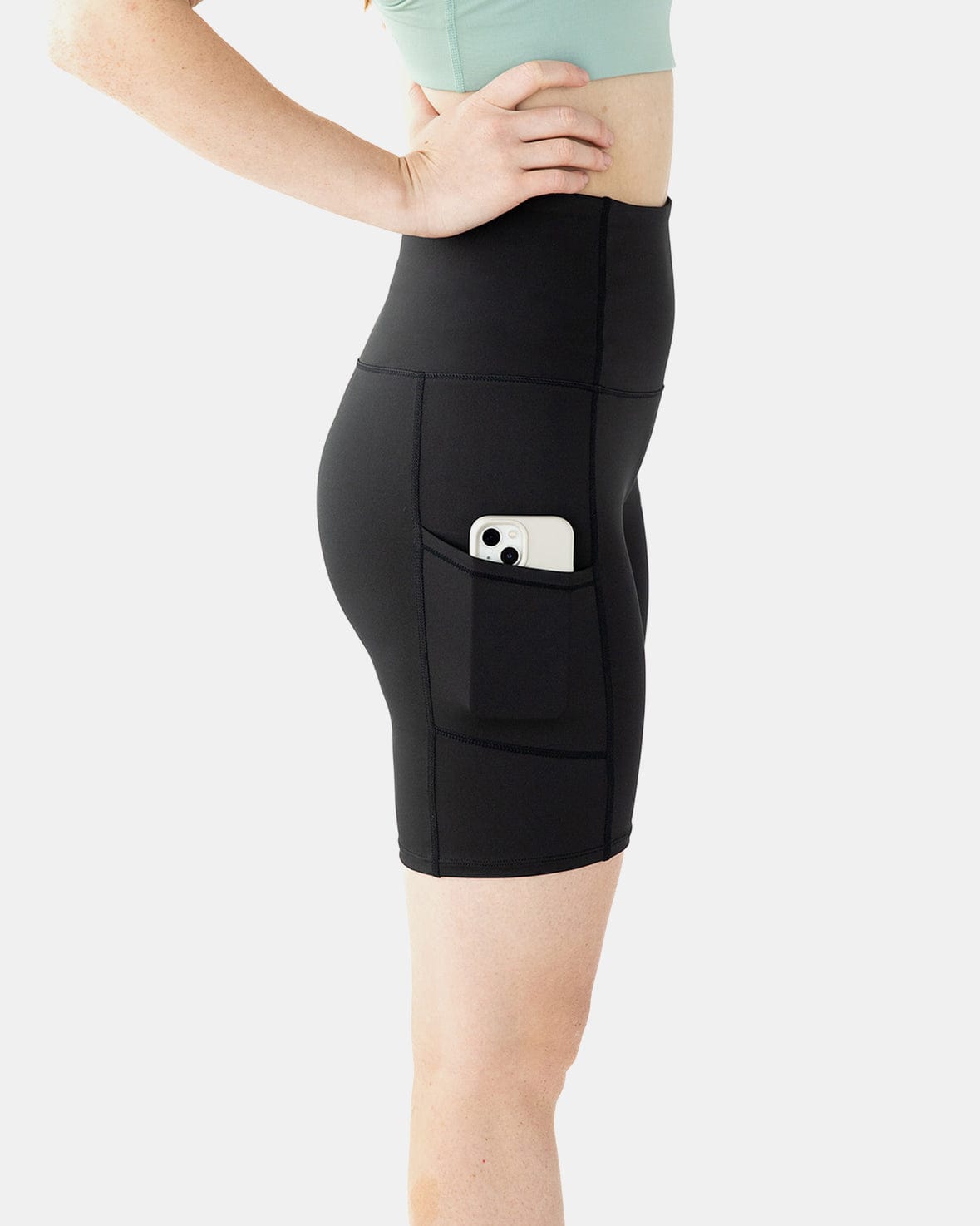 パンツ BOHEMSEO EMBO LEATHER SHORTS, BLACK 韓国 ファッション通販 BOHEMIAN SEOUL] BOHEMSEO EMBO LEATHER