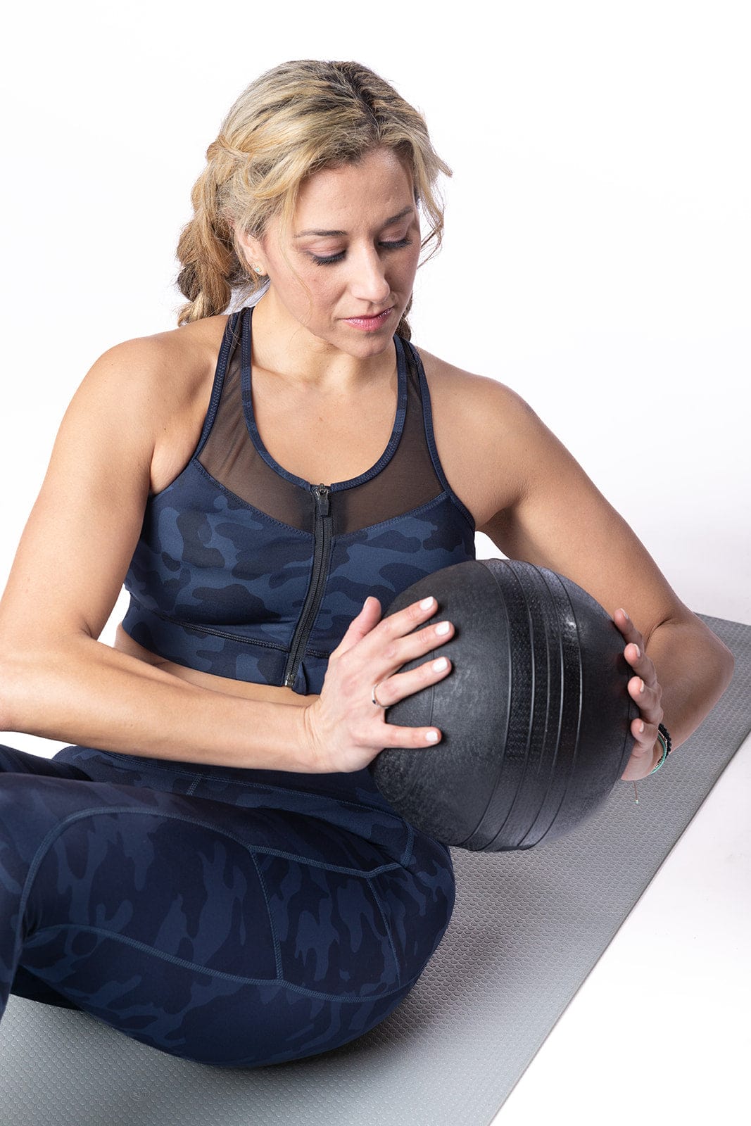 トップス NOTREemor volumetuck offshoulder trainer セール】volume tuck off shoulder trainer（スウェット